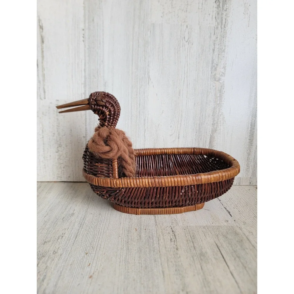 Vintage small duck wicker basket bird beak home‎ unique figure brown